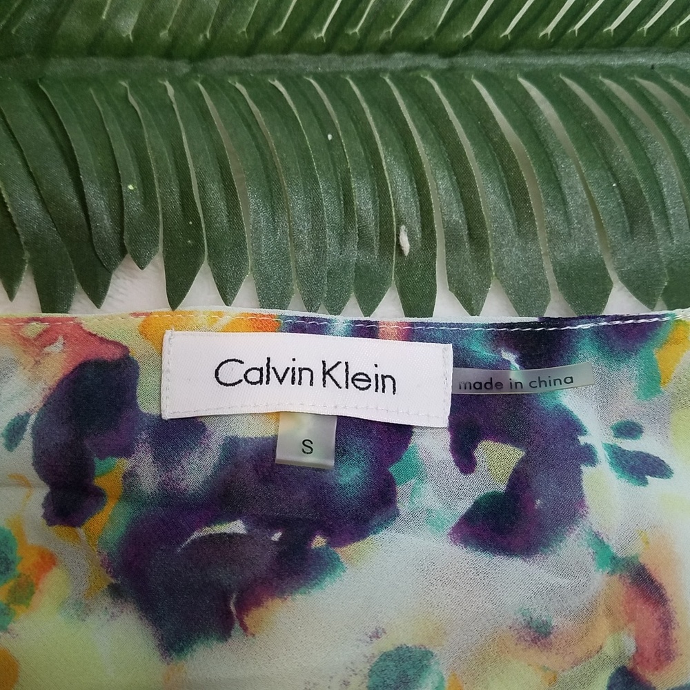 Calvin Klein Ruffle Top - Picture 7 of 7